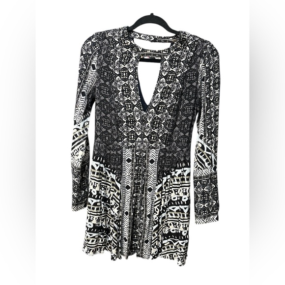Free People Tegan Border Print Mini Dress Black & White Boho | Size 2 - Picture 5 of 5